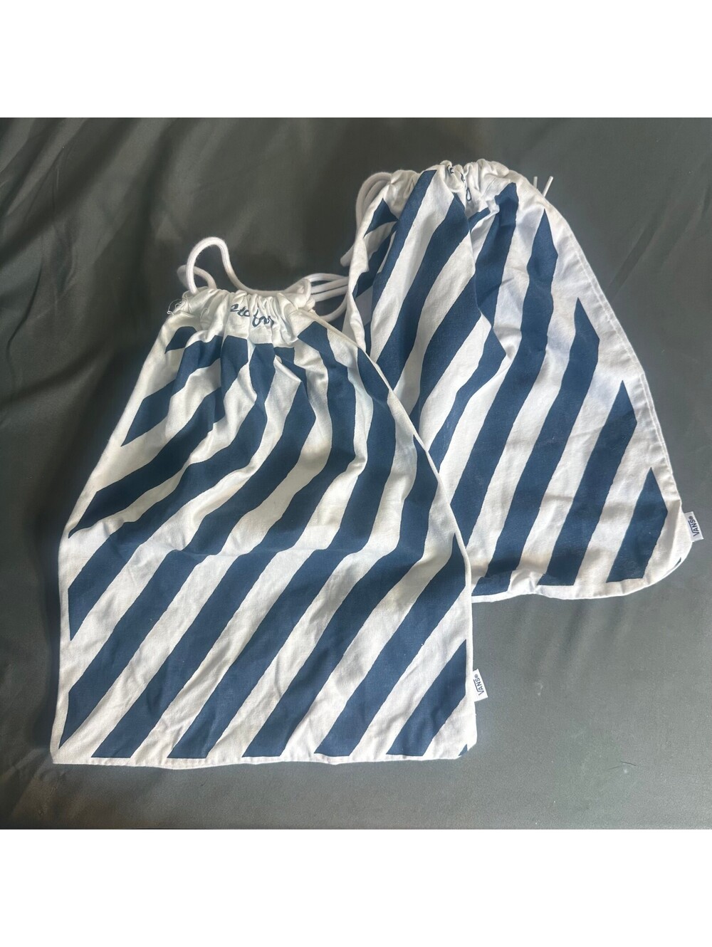 2 Vans Customs Drawstring Bag